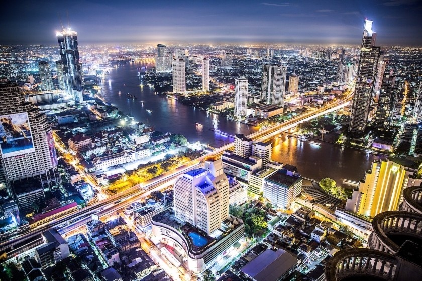 泰国曼谷夜景鸟瞰。